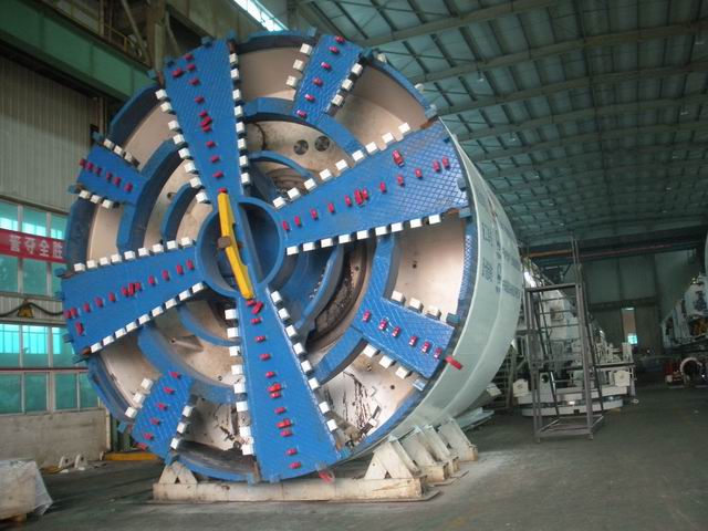 重工机械的电动与混合动力技术应用案例有哪些