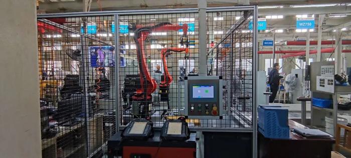 如何在生产线中有效整合重工机械和人工智能技术