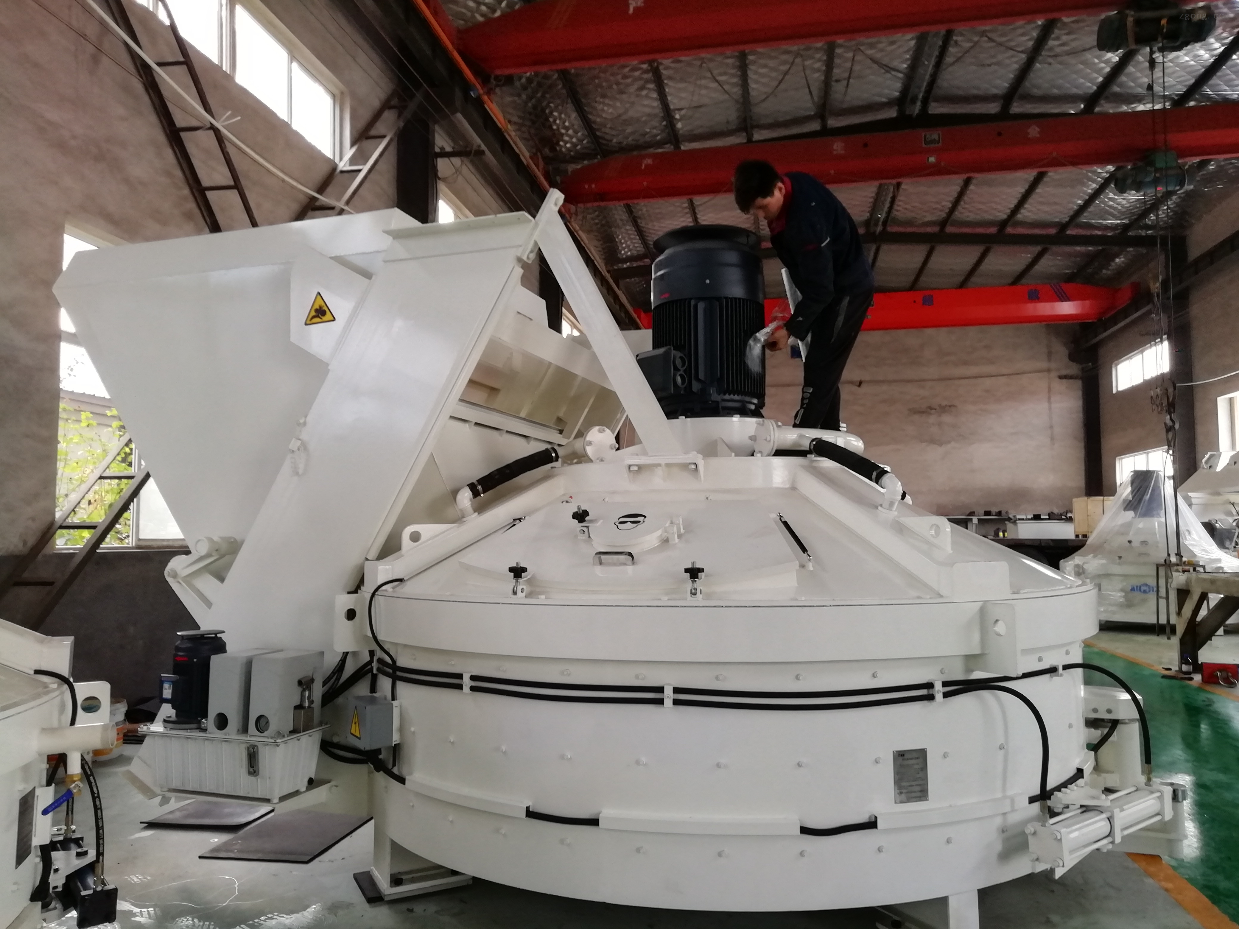 如何选择适合的重工机械提升工程建设效率